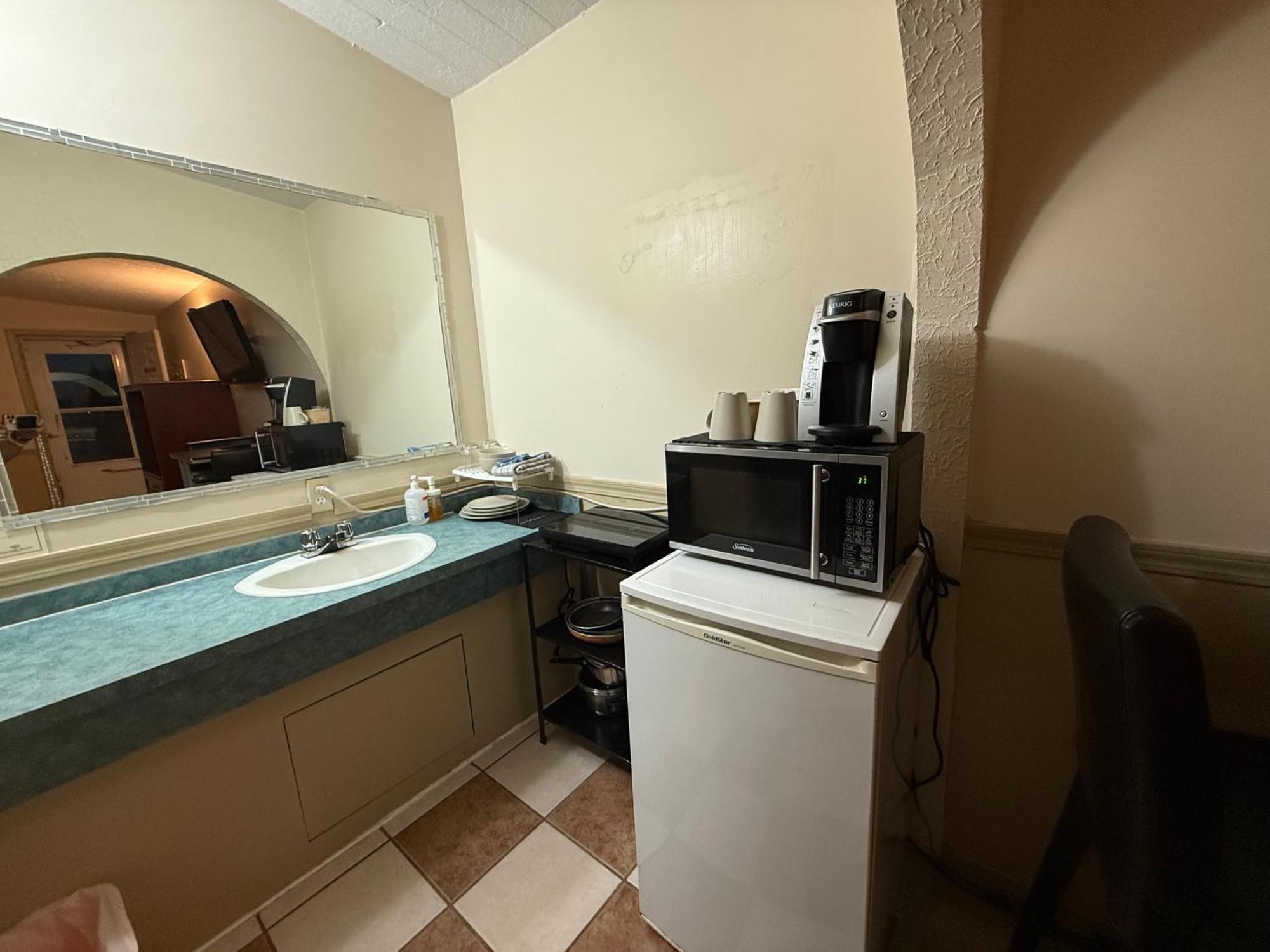 Centre Suite Inns Motel Bonnyville Εξωτερικό φωτογραφία