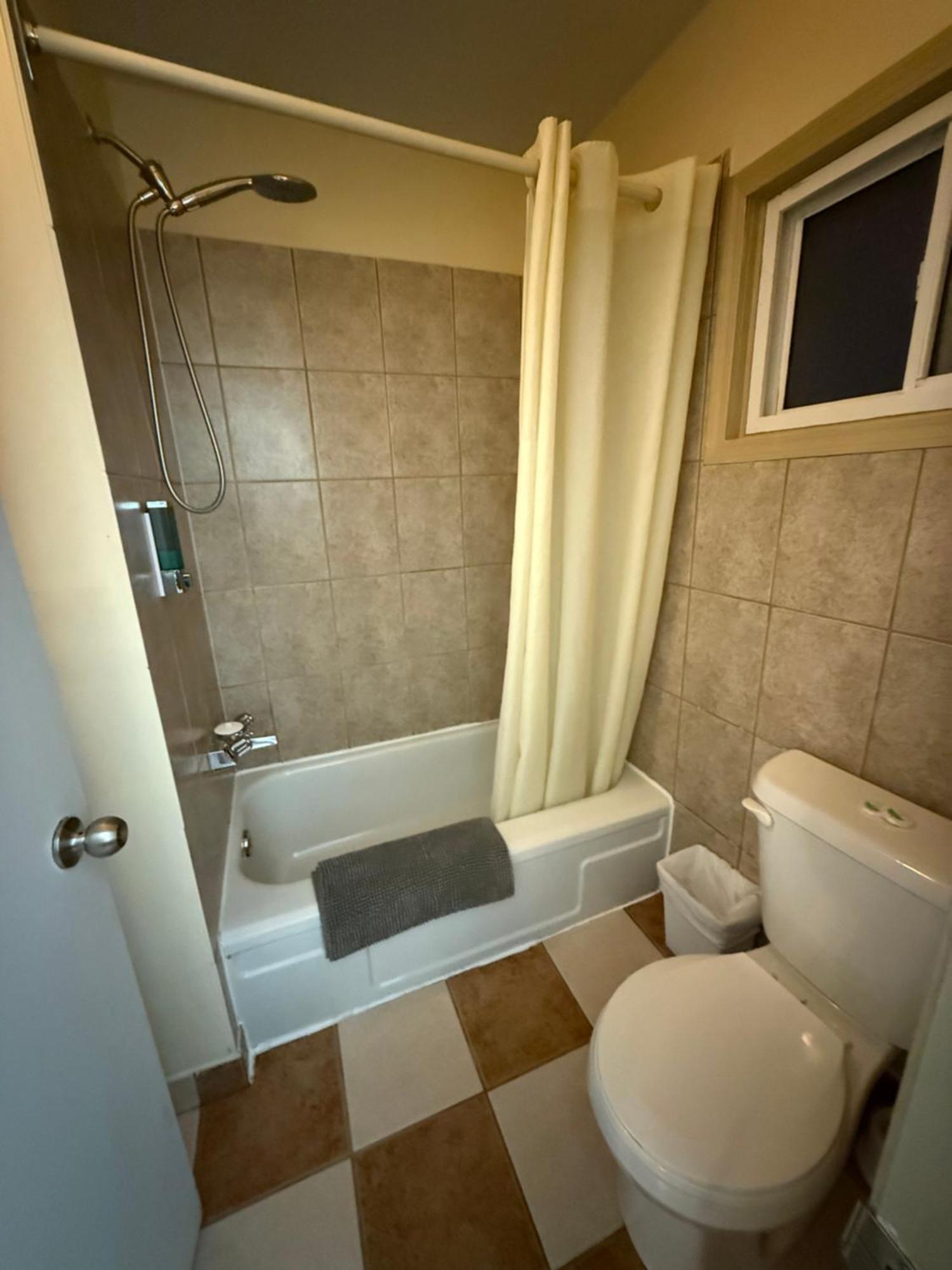 Centre Suite Inns Motel Bonnyville Εξωτερικό φωτογραφία