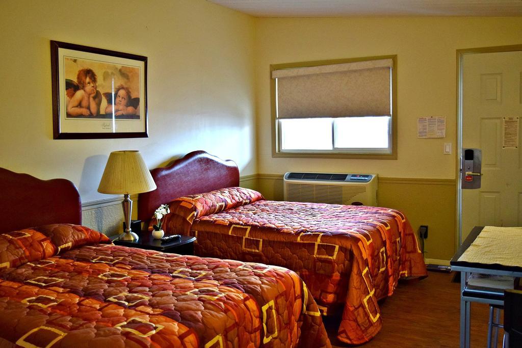 Centre Suite Inns Motel Bonnyville Δωμάτιο φωτογραφία