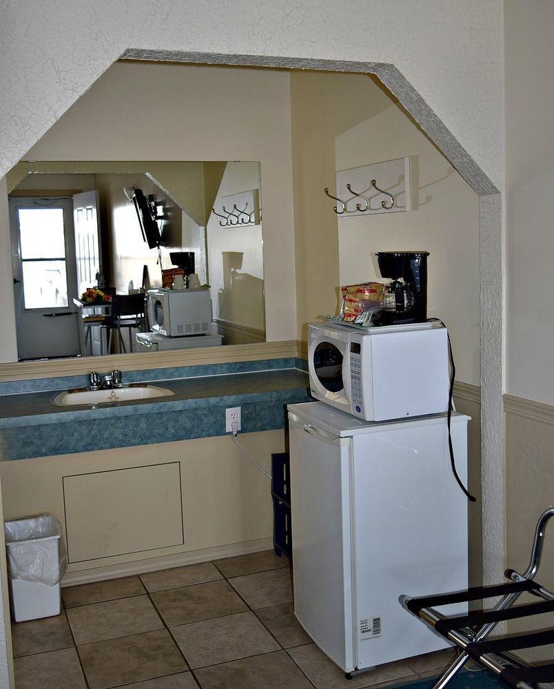 Centre Suite Inns Motel Bonnyville Εξωτερικό φωτογραφία