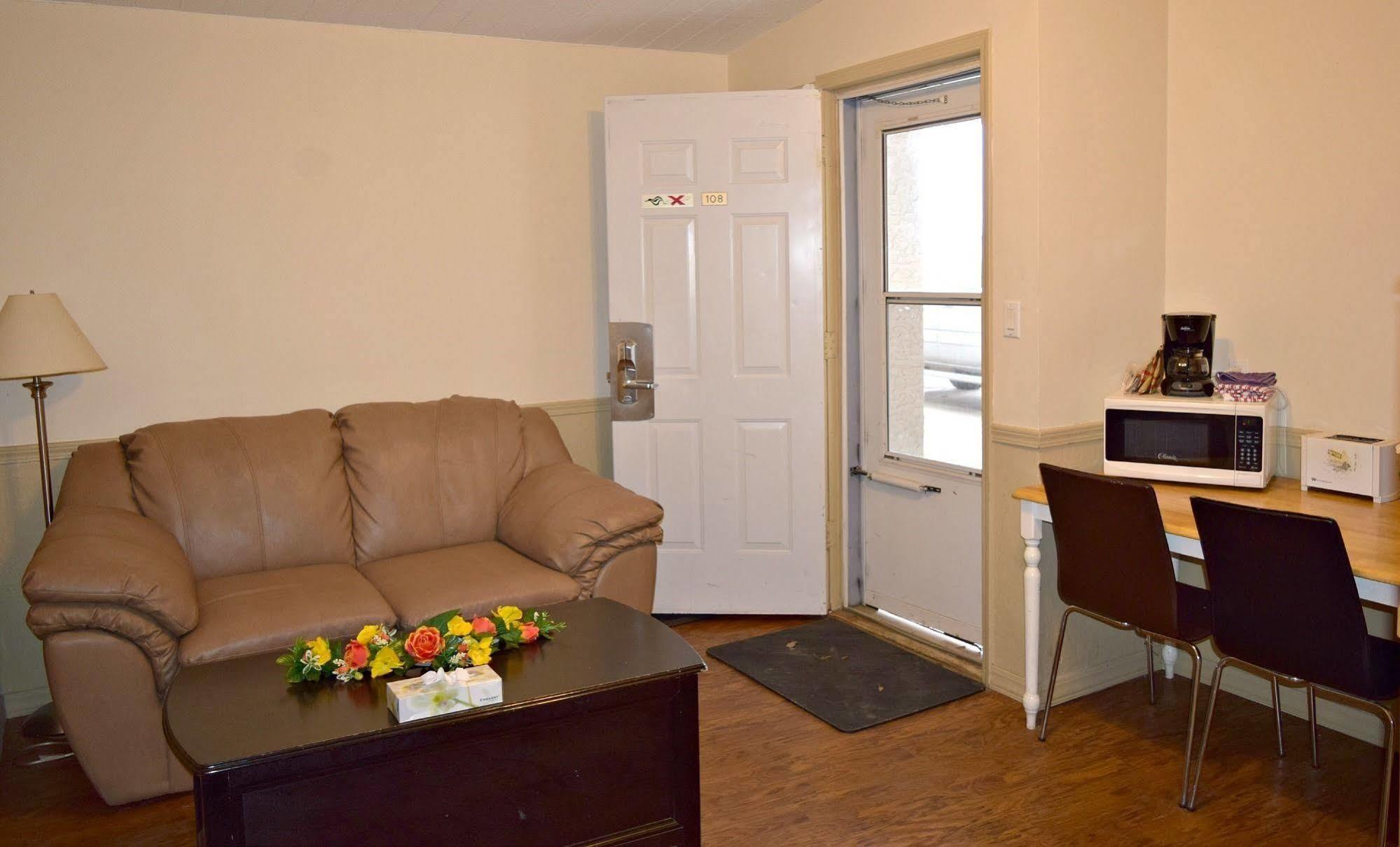Centre Suite Inns Motel Bonnyville Εξωτερικό φωτογραφία