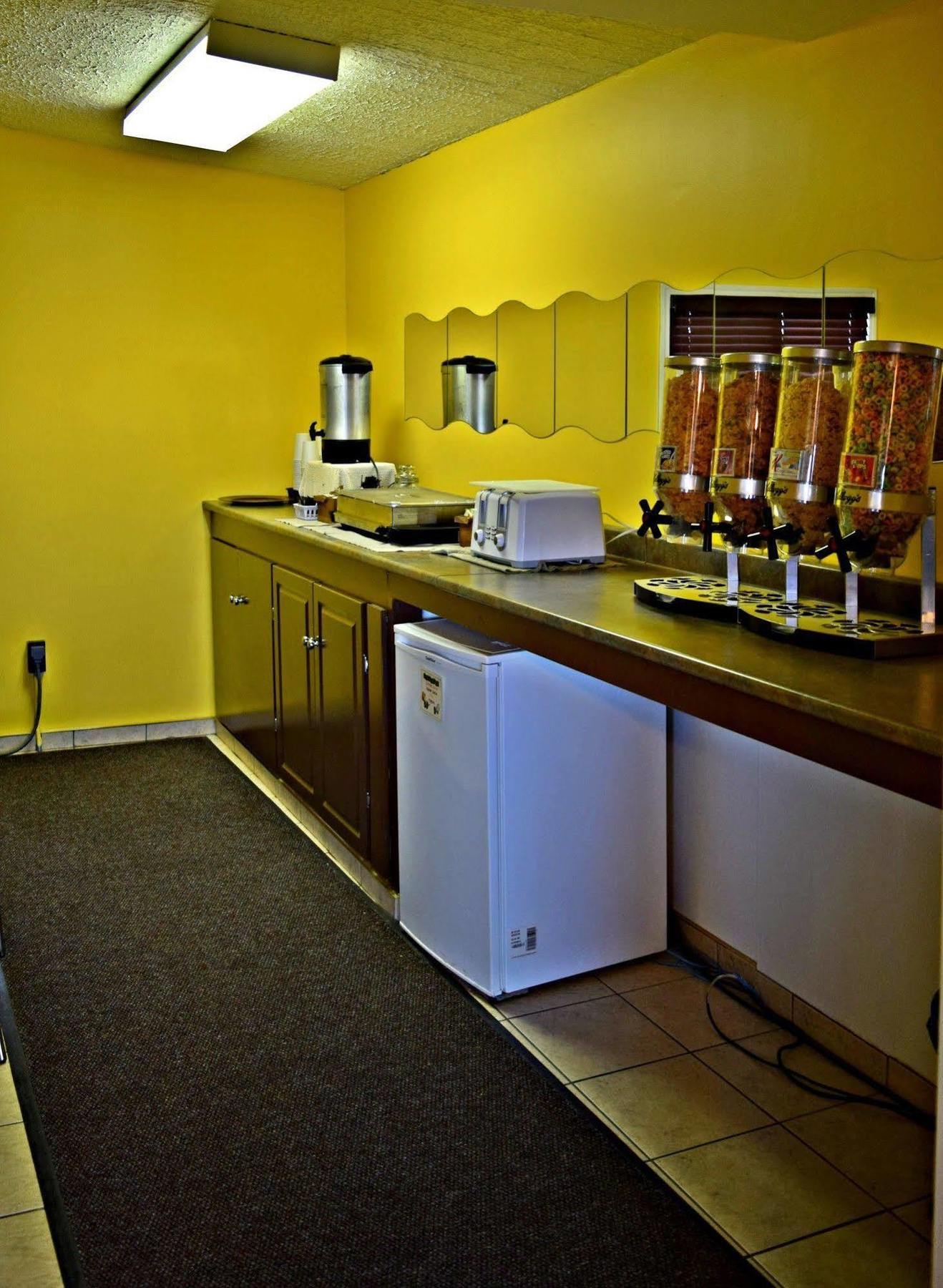 Centre Suite Inns Motel Bonnyville Εξωτερικό φωτογραφία