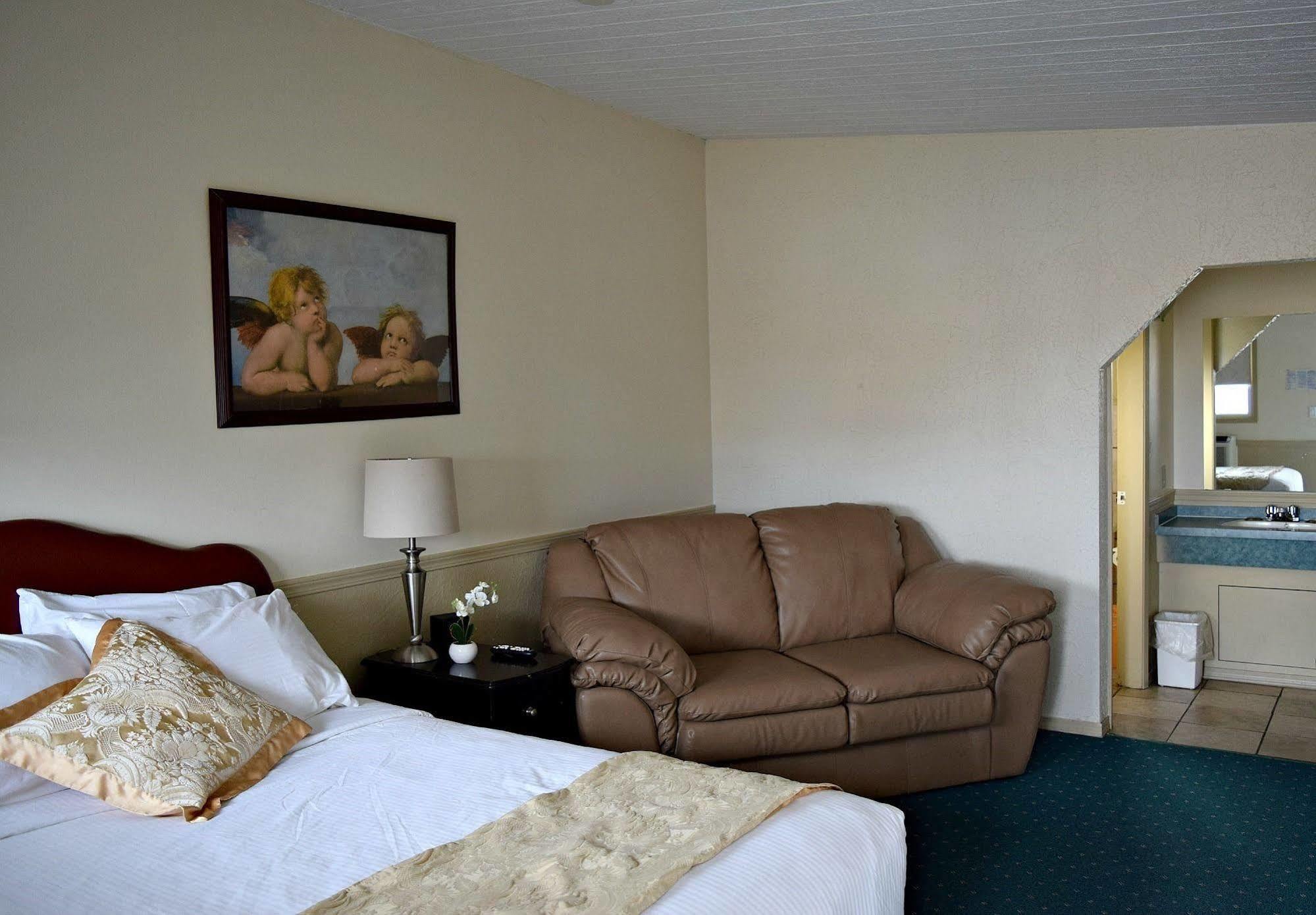 Centre Suite Inns Motel Bonnyville Εξωτερικό φωτογραφία